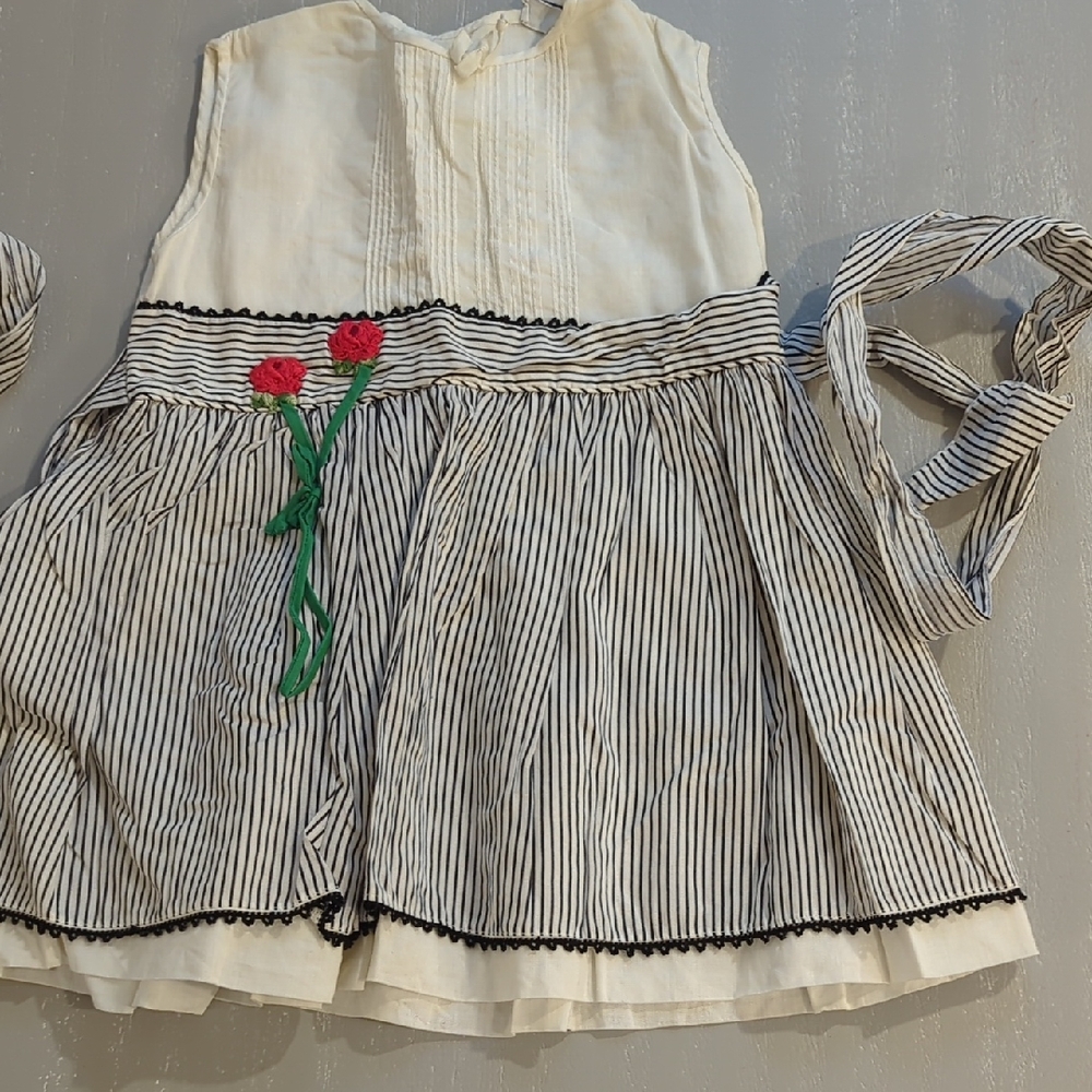 Vintage Girls Dress with Floral Embroidery‎